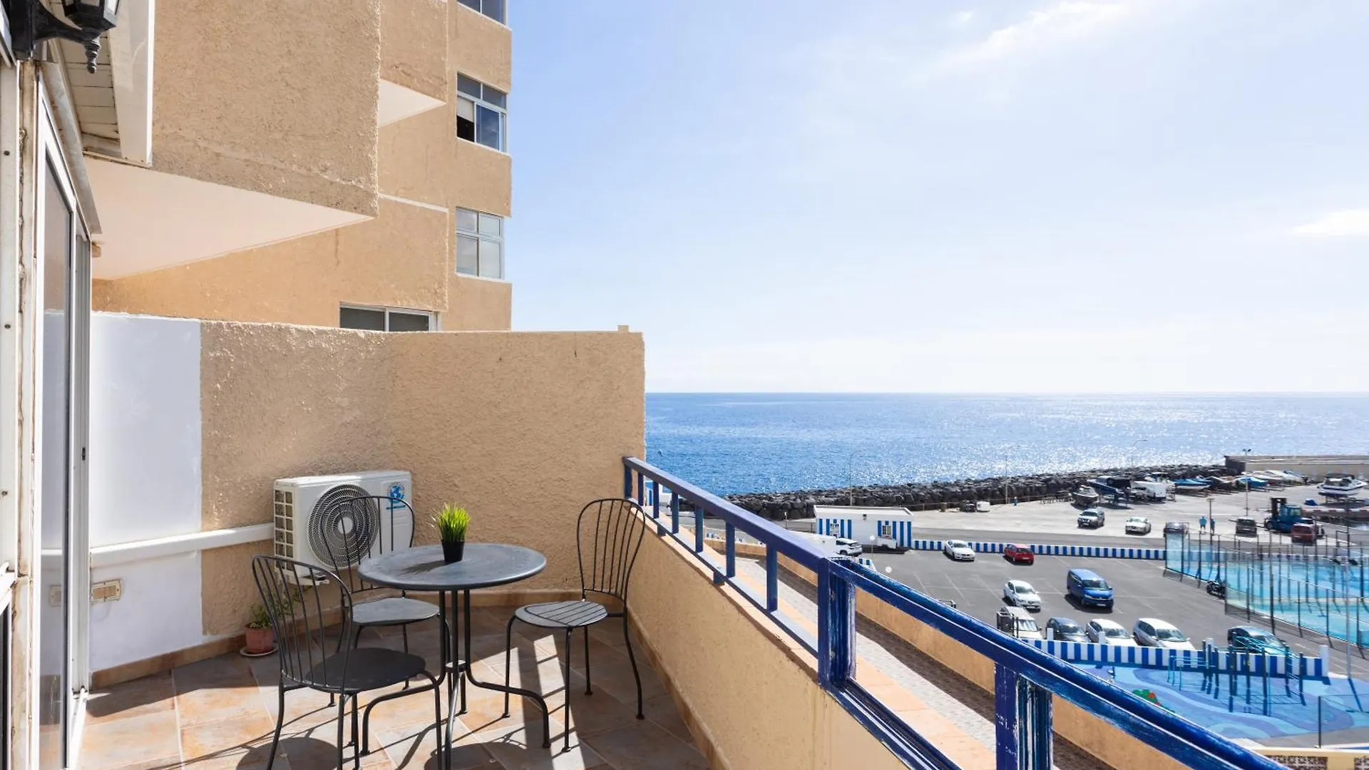 Live Candelaria Serviola With Balcony Spanien