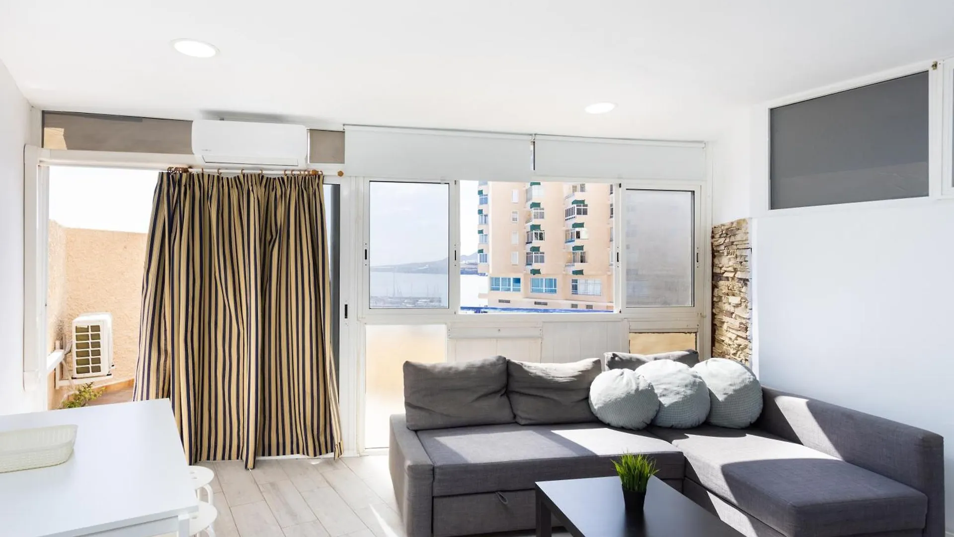 Live Candelaria Serviola With Balcony 0*,